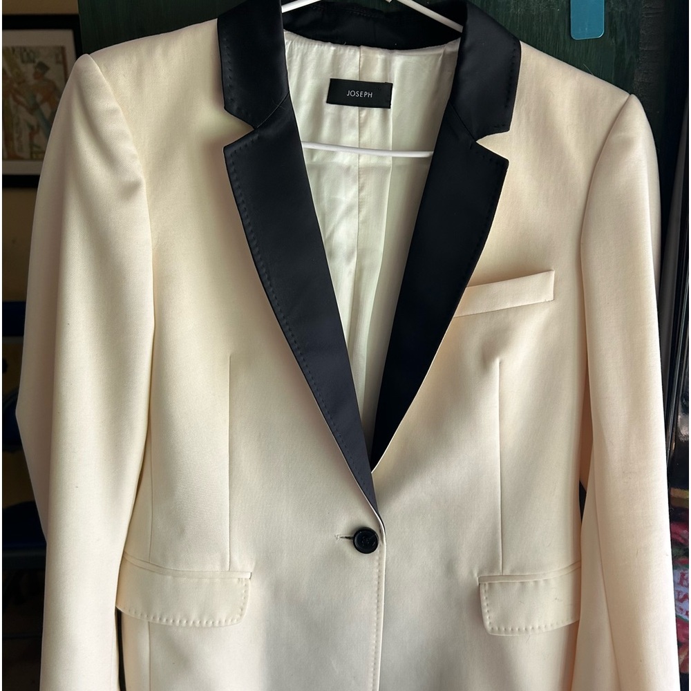 Joseph Cream Colored Woman’s blazer with Black Lapel